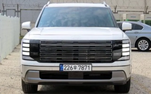 디올뉴펠리세이드 중고차 디 올 뉴 팰리세이드 2.5T 2WD 9인승 매물 사진 9 - 2025/04 7,512km
